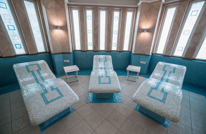 //www.jet2holidays.com/-/media/custom overview images/klx/aldemar olympian village/klx_81339_aldemar_olympian_village_1023_03_custom-overview--689-x-448.jpeg